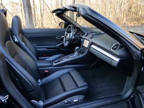 Used 2018 Porsche 718 Boxster S image 34