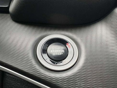 Used 2025 Jeep Grand Cherokee L Laredo image 31