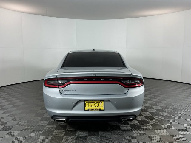Used 2019 Dodge Charger SXT RWD image 6