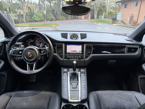 Used 2017 Porsche Macan S image 13