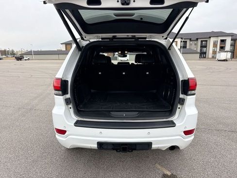 Used 2020 Jeep Grand Cherokee Altitude AWD/4WD image 30