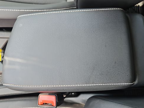 Used 2024 Volkswagen Tiguan SE AWD/4WD image 21