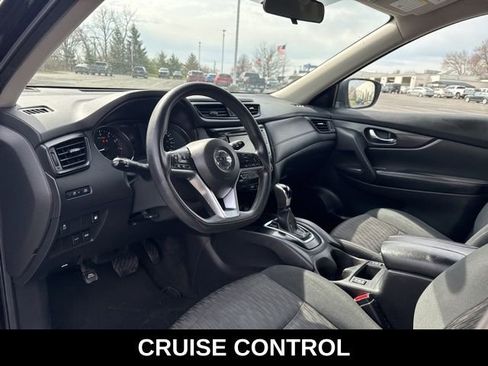 Used 2018 Nissan Rogue SV FWD image 10