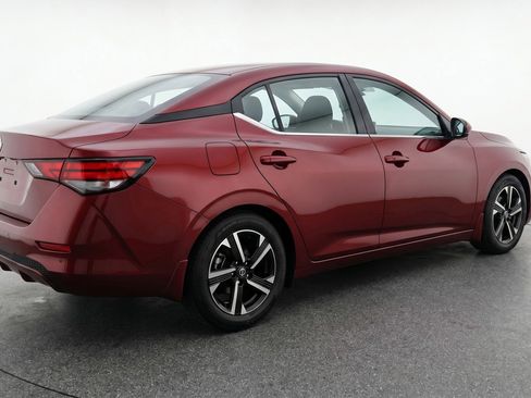 Used 2025 Nissan Sentra SV FWD image 9