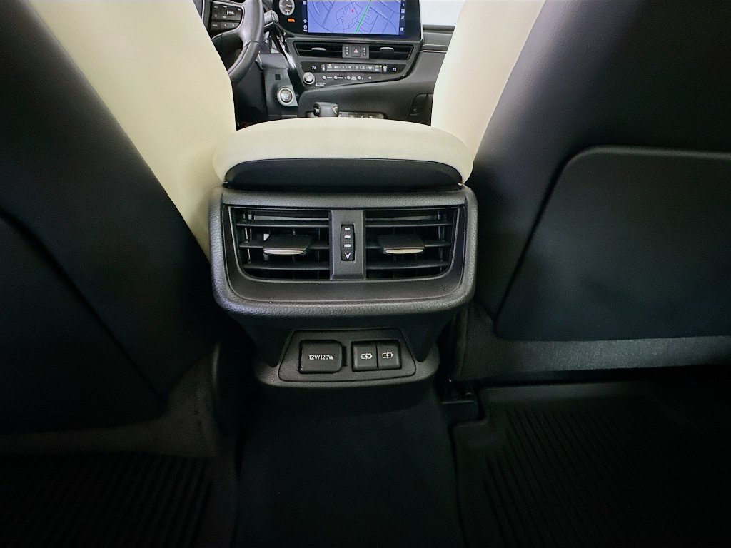 Used 2022 Lexus ES 350 Ultra Luxury w/ Accessory Package 2 FWD image 27