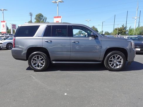 Used 2019 GMC Yukon SLE AWD/4WD image 2
