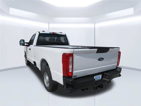 Used 2025 Ford F250 XL w/ XL Driver Assist Package RWD image 5