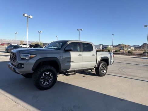 Used 2021 Toyota Tacoma TRD Off-Road image 8