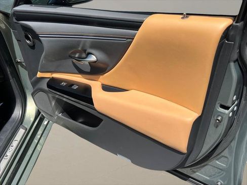 Certified 2023 Lexus ES 350 w/ Accessory Package (Z2) FWD image 12