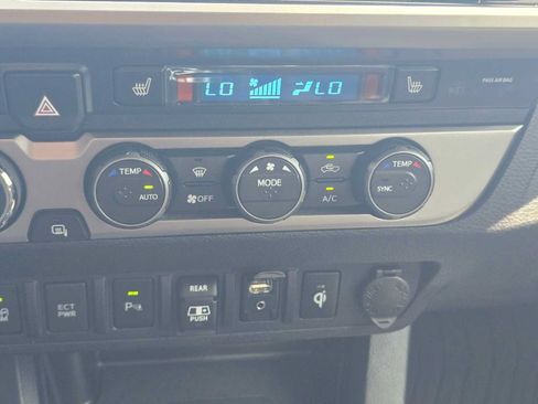 Used 2019 Toyota Tacoma Limited AWD/4WD image 28