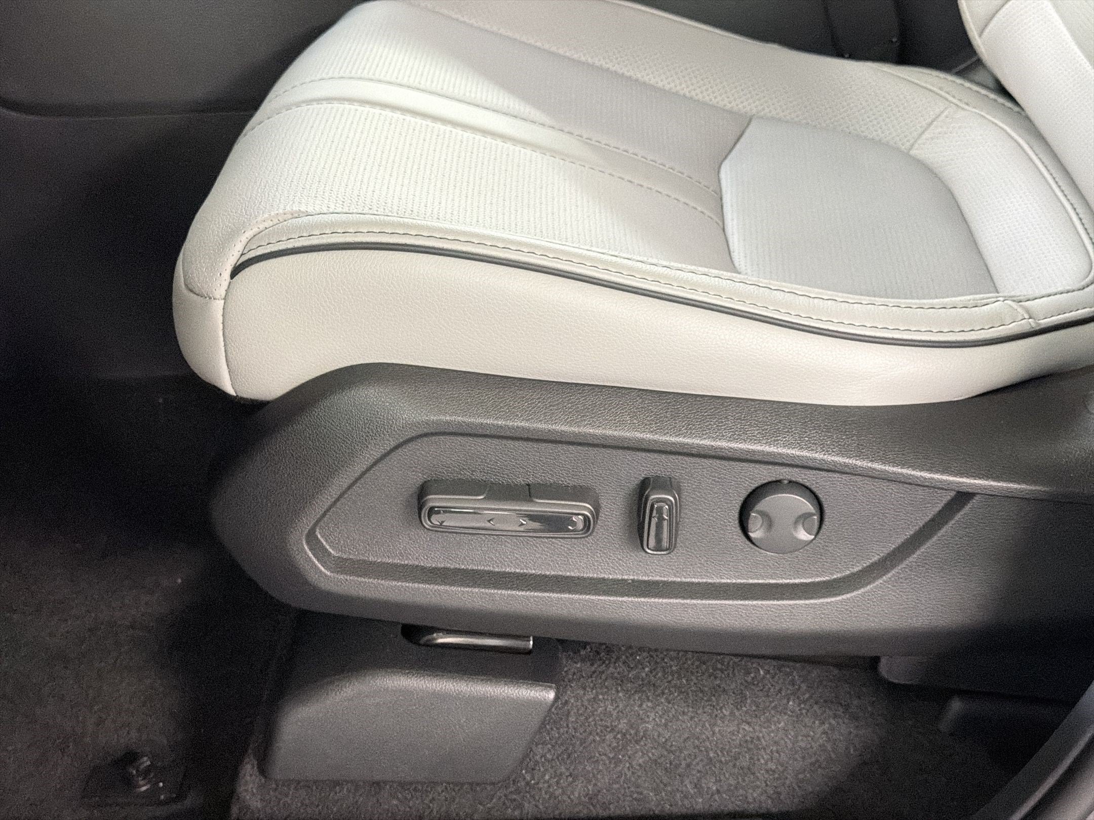 Certified 2025 Honda Pilot Elite image 16