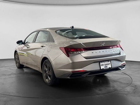 Used 2023 Hyundai Elantra SEL FWD image 6