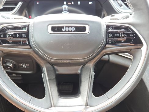 Used 2024 Jeep Grand Cherokee Overland w/ Trailer Tow Package AWD/4WD image 26