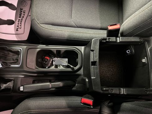 Used 2024 Jeep Wrangler Unlimited Sport AWD/4WD image 21