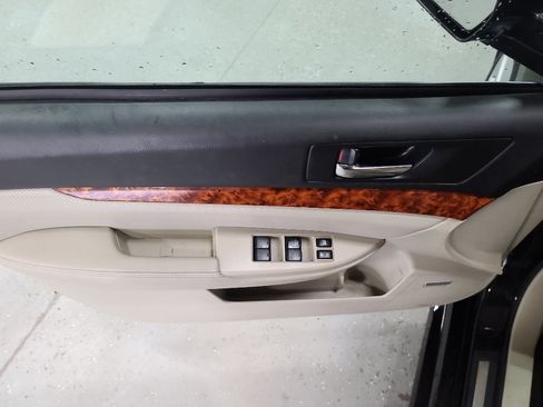 Used 2012 Subaru Legacy 2.5i Limited AWD/4WD image 10