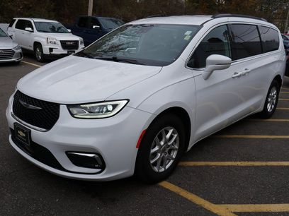 Used 2022 Chrysler Pacifica Touring-L
