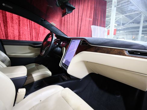 Used 2016 Tesla Model X 90D AWD/4WD image 27