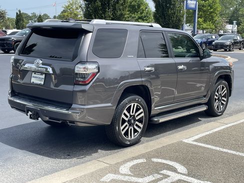 Used 2018 Toyota 4Runner Limited AWD/4WD image 9