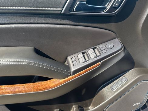 Used 2019 Chevrolet Suburban Premier AWD/4WD image 11
