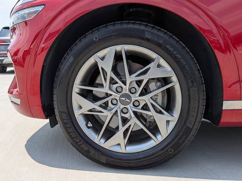Used 2025 Genesis GV70 2.5T AWD/4WD image 9