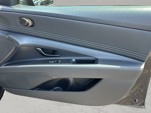 Certified 2025 Hyundai Elantra SEL FWD image 37