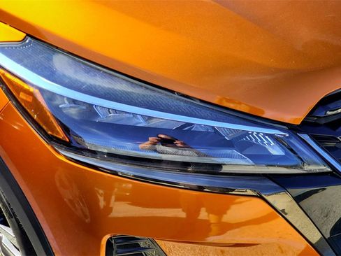 Used 2021 Nissan Kicks SR w/ Interior Electronics Package image 2