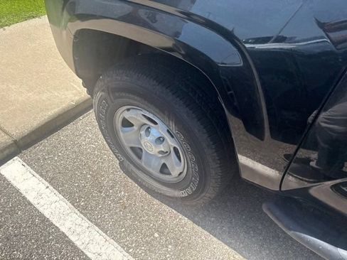 Used 2023 Toyota Tacoma SR AWD/4WD image 8