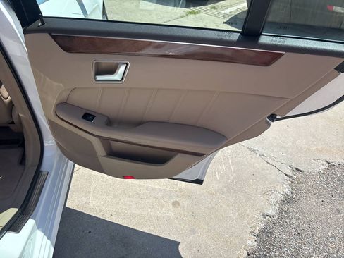 Used 2013 Mercedes-Benz E 350 4MATIC Sedan image 23