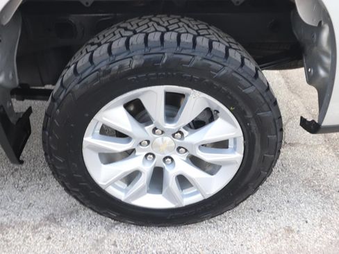 Used 2022 Chevrolet Silverado 1500 Custom AWD/4WD image 19