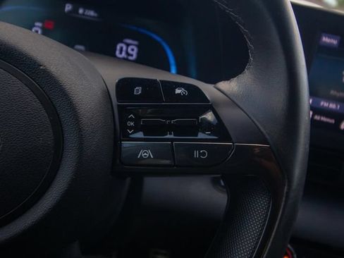 Certified 2025 Hyundai Elantra Sport FWD image 23