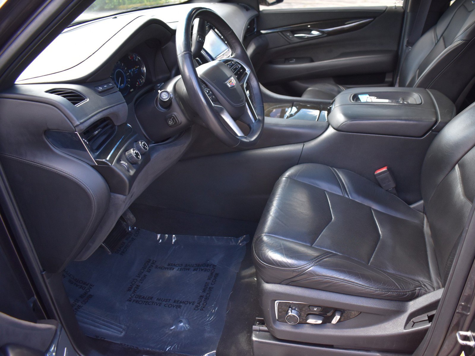 Used 2017 Cadillac Escalade Platinum AWD/4WD image 25
