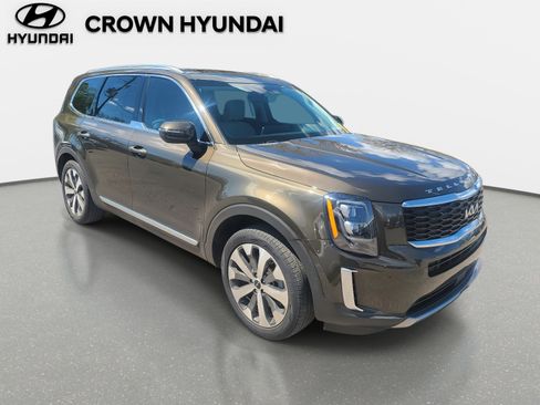 Used 2022 Kia Telluride EX w/ EX Premium Package image 4