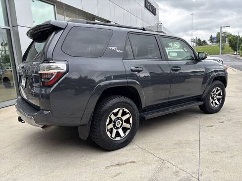 Used 2024 Toyota 4Runner TRD Off-Road AWD/4WD image 6