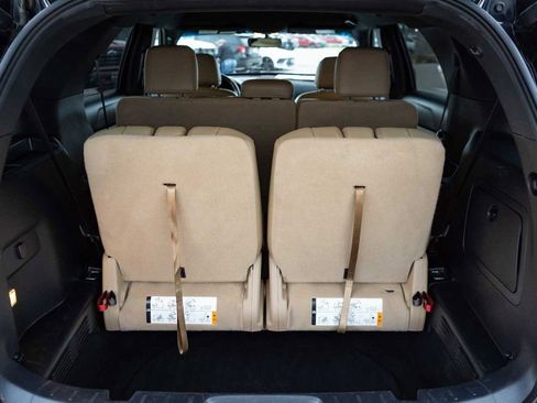 Used 2017 Ford Explorer XLT w/ Equipment Group 202A image 8