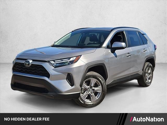 Certified 2025 Toyota RAV4 XLE AWD/4WD image 1