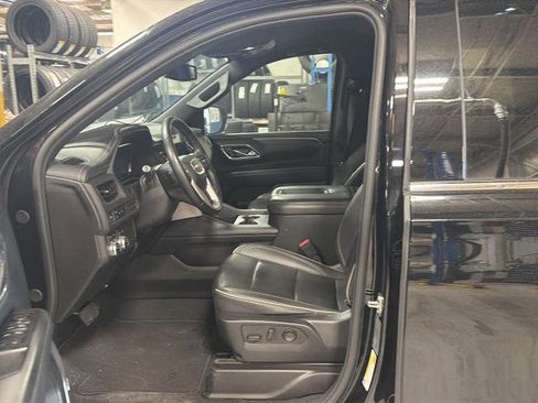 Used 2024 GMC Yukon SLT AWD/4WD image 5