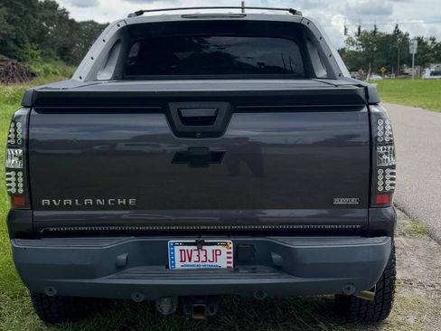 Used 2010 Chevrolet Avalanche LT w/ Suspension Package, Off-Road image 9