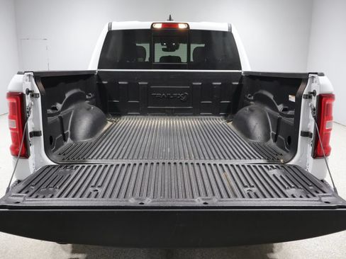 Used 2025 RAM 1500 Big Horn AWD/4WD image 4