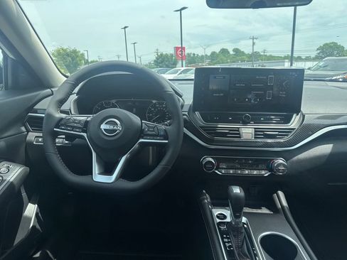 New 2026 Nissan Altima 2.5 SR w/ SR Premium Package FWD image 23