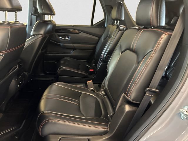 Used 2025 Honda Pilot TrailSport image 14