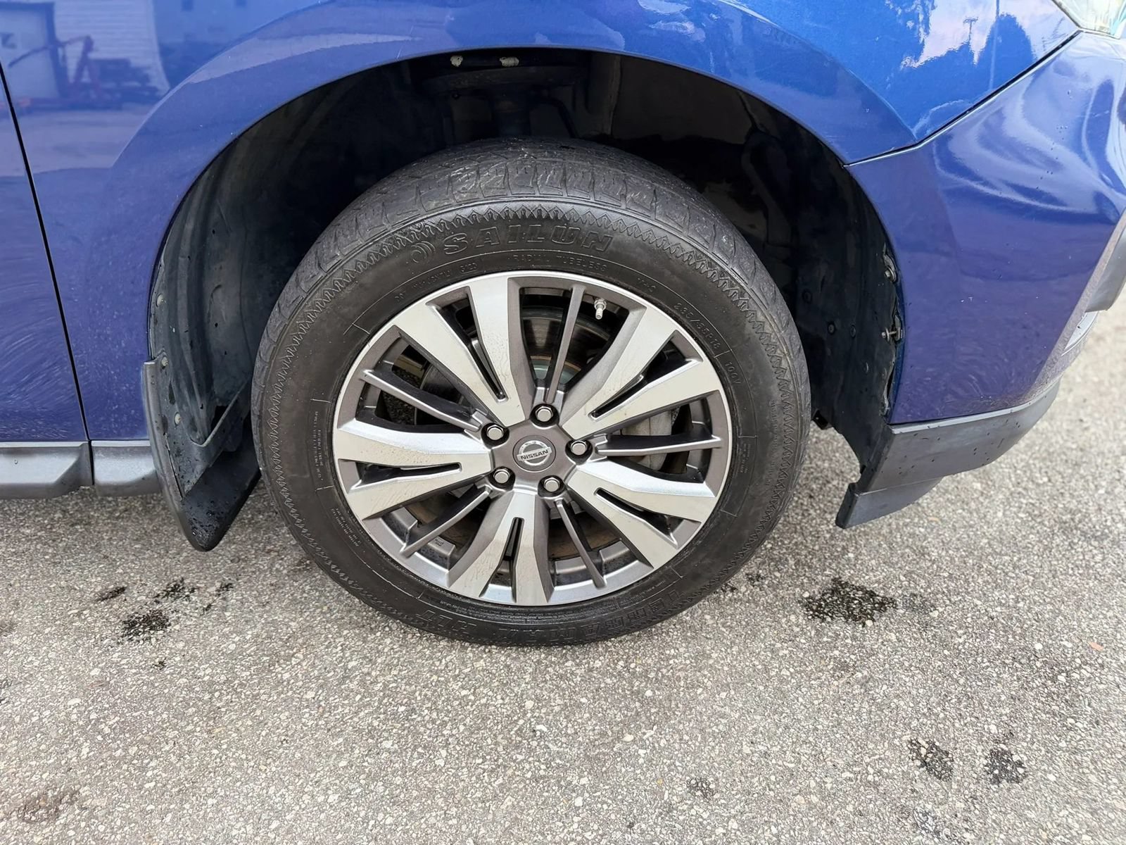 Used 2018 Nissan Pathfinder SL w/ Cargo Package FWD image 12