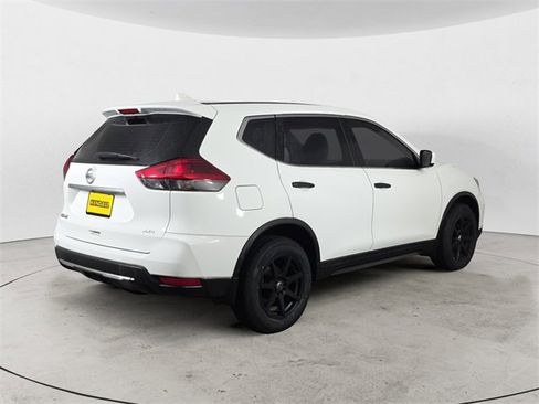 Used 2018 Nissan Rogue S image 5