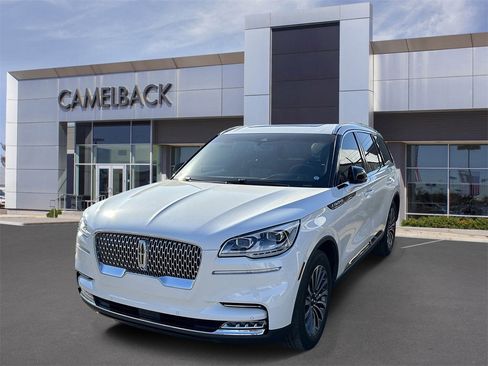 Used 2022 Lincoln Aviator Reserve w/ Equipment Group 201A image 2