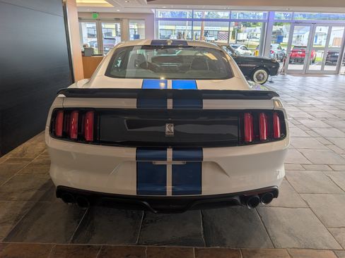 Certified 2018 Ford Mustang Shelby GT350 w/ Convenience Package RWD image 3