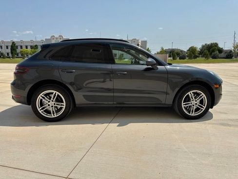 Used 2017 Porsche Macan AWD/4WD image 4