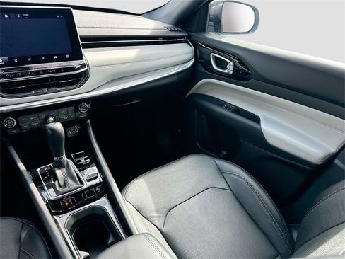 Certified 2023 Jeep Compass Limited w/ Sun and Sound Group image 21