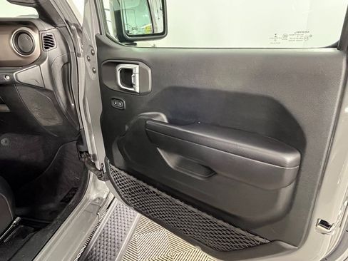 Used 2020 Jeep Wrangler Unlimited Sport image 21