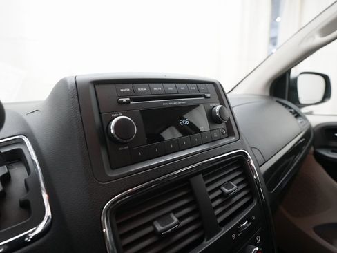 Used 2013 Dodge Grand Caravan American Value Package image 6