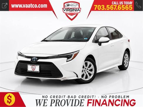 Used 2025 Toyota Corolla LE FWD image 1
