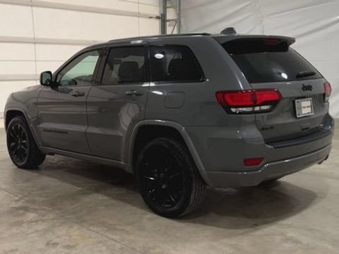 Used 2020 Jeep Grand Cherokee Altitude AWD/4WD image 2